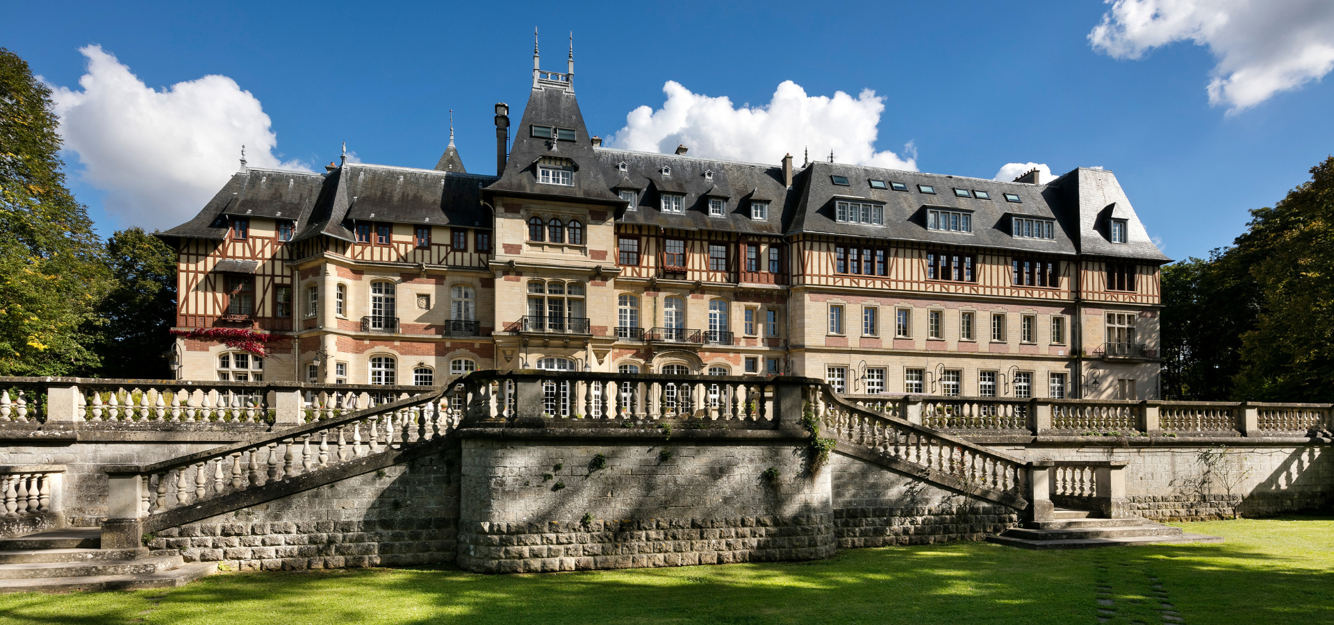 Château Jeanne & The Forest Château Jeanne & The Forest